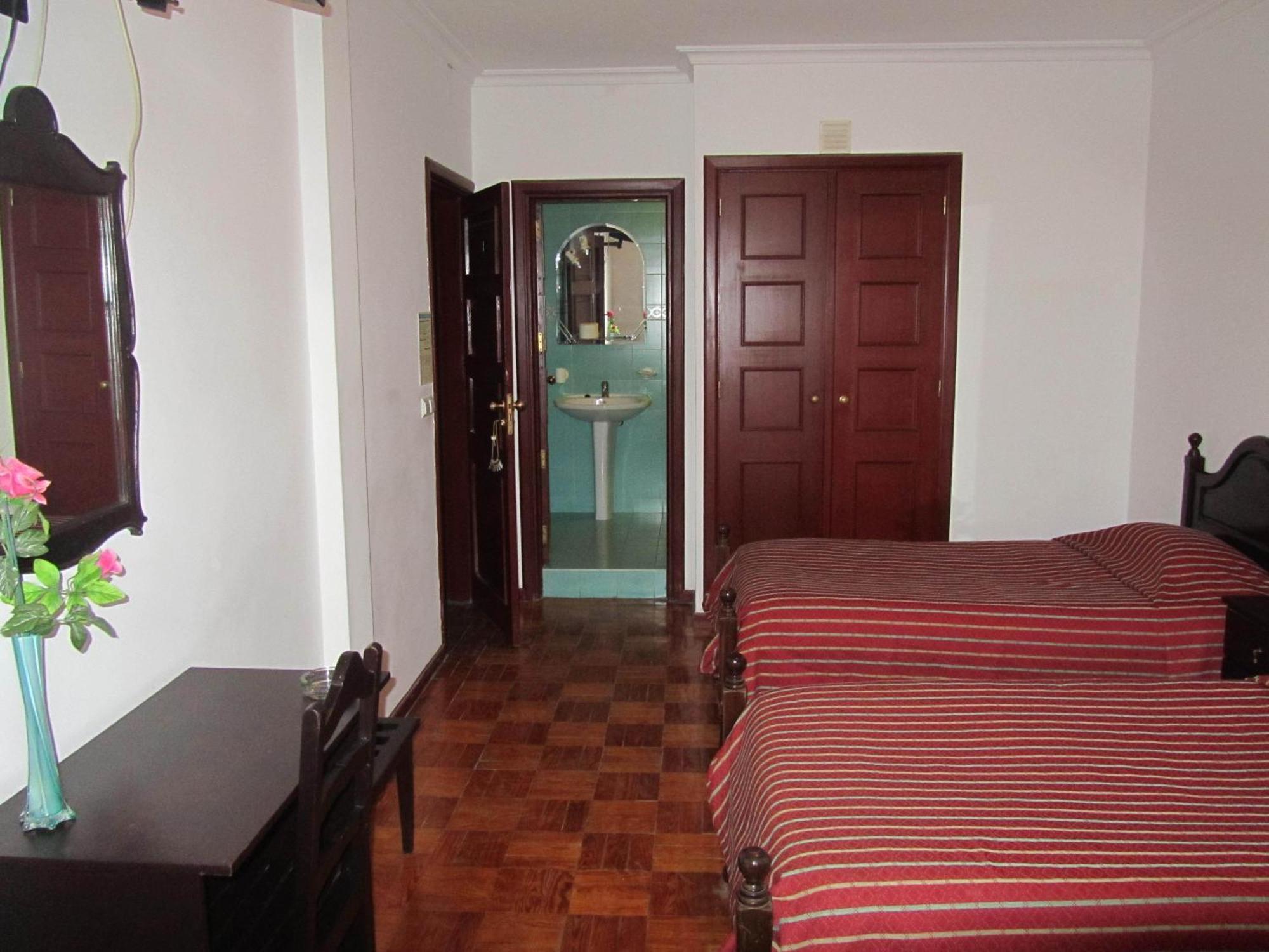 Residencia Filipe Hotel Guarda Szoba fotó